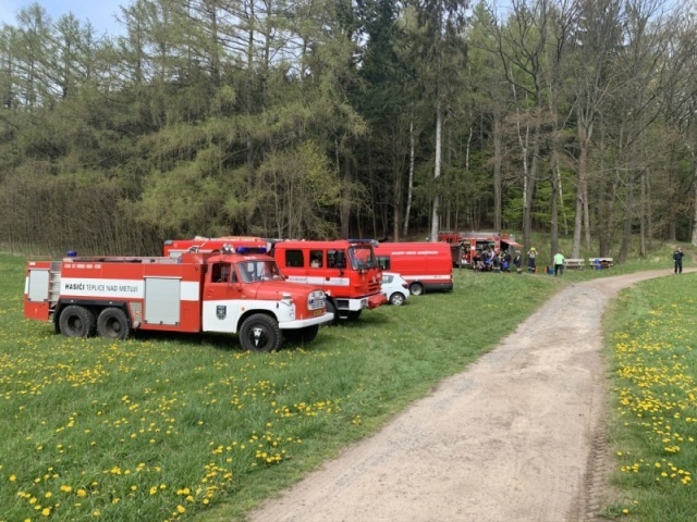 Hasiči na Broumovsku se o prodlouženém víkendu nenudili 
