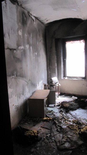 V broumovské Soukenické ulici hořel byt 