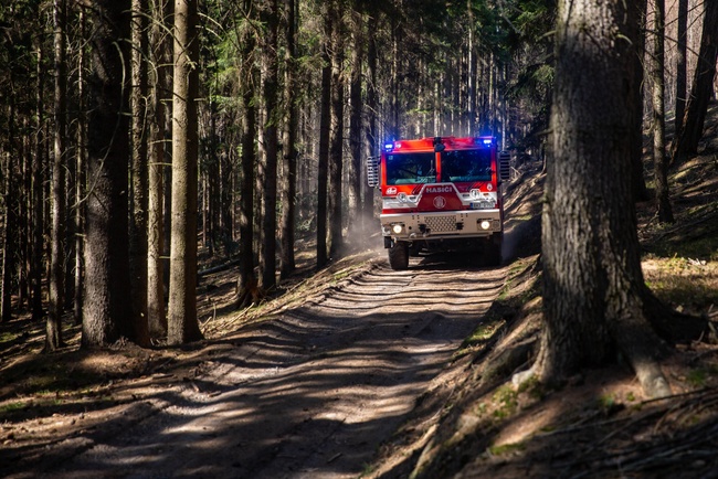 Hasiči evidují vyšší počty požárů v přírodním prostředí 