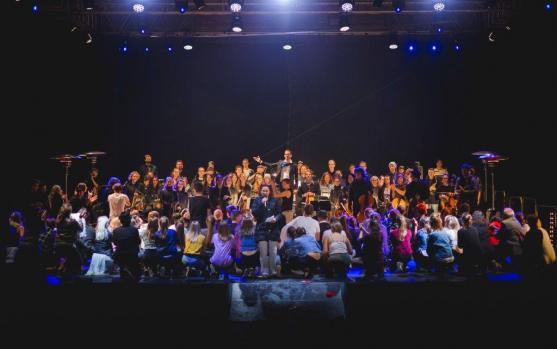 Síly se spojily. Ti, kteří přihlíželi spolu s těmi, kteří tvořili. Polický symfonický orchestr opět nachystal neuvěřitelný zážitek