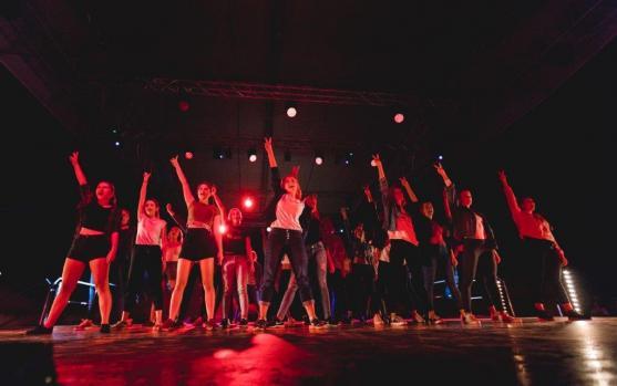 Síly se spojily. Ti, kteří přihlíželi spolu s těmi, kteří tvořili. Polický symfonický orchestr opět nachystal neuvěřitelný zážitek