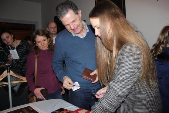 Živelnost a hlasové kouzlení: Vladivojna La Chia vystoupila v broumovském klášteře