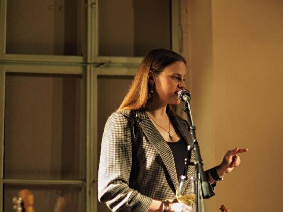 Živelnost a hlasové kouzlení: Vladivojna La Chia vystoupila v broumovském klášteře