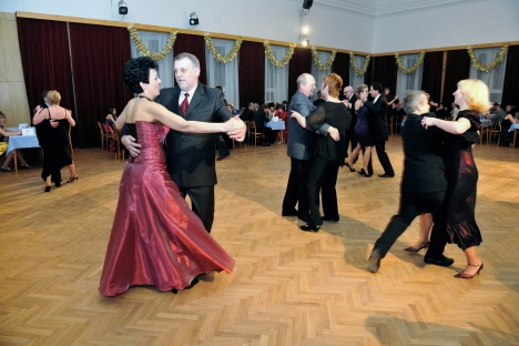 Společenský ples Broumova očima fotografa Jana Záliše 