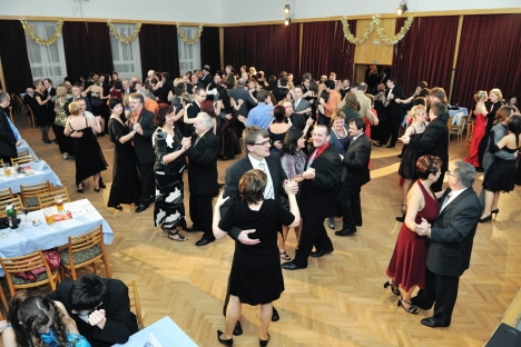 Společenský ples Broumova očima fotografa Jana Záliše 
