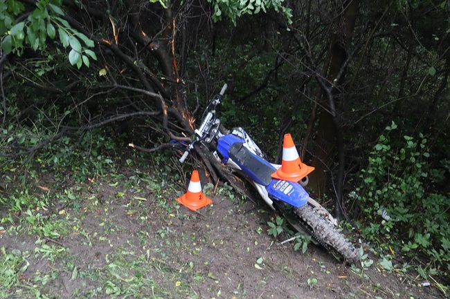 Policie hledá svědky dopravní nehody motocyklisty, který se při nehodě vážně zranil