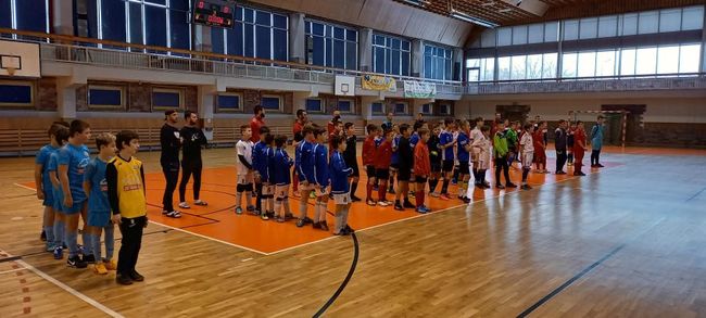 "Táto, ty jsi všechno prohrál!" "Ano, ale zahrál jsem si!" 