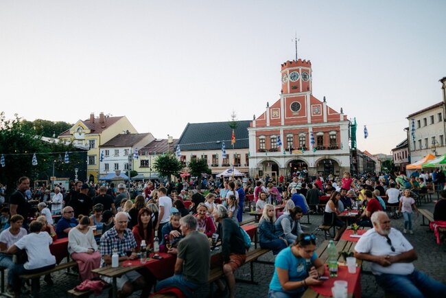Ve velkém, ale sousedsky. Takové byly polické oslavy 770 let