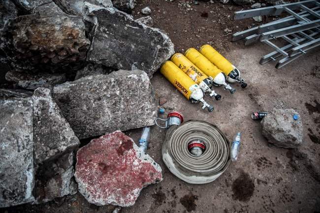 "Děsivé peklo zlomeno houževnatým zásahem všech hasičských jednotek." 
