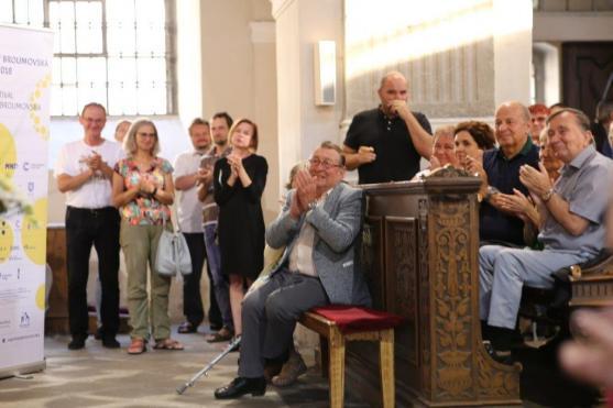 Varhanní koncert zavedl "Poklady" poprvé do kostela sv. Petra a Pavla v Broumově