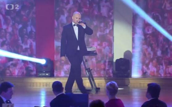 Na Galavečeru fotbalové Slavie Praha zpíval Petr Ptáček