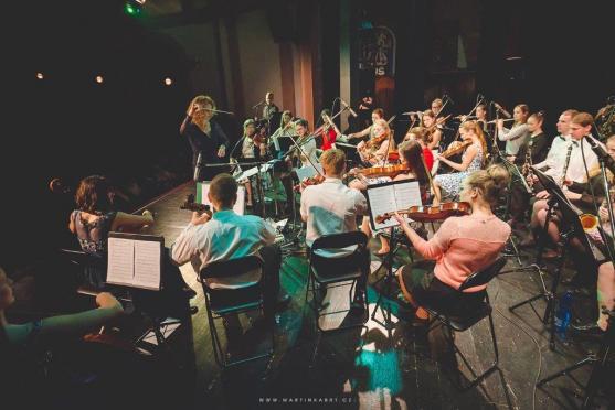 Mladí hudebníci dokázali vybrat statisíce na nové nástroje!