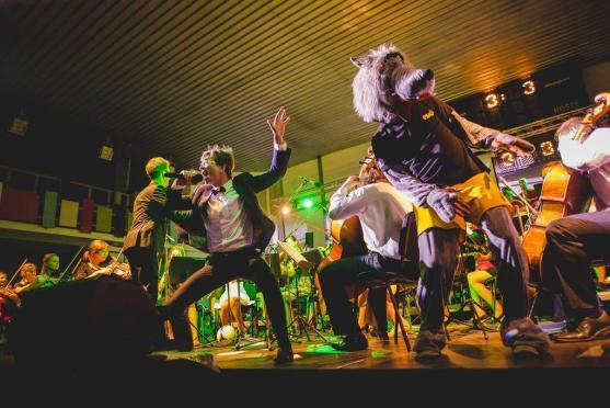 Sportovně umělecké klání s novou výstrojí si užilo na 800 fanoušků, zvýšená ostraha potřeba nebyla