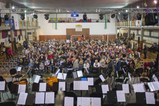 Sportovně umělecké klání s novou výstrojí si užilo na 800 fanoušků, zvýšená ostraha potřeba nebyla