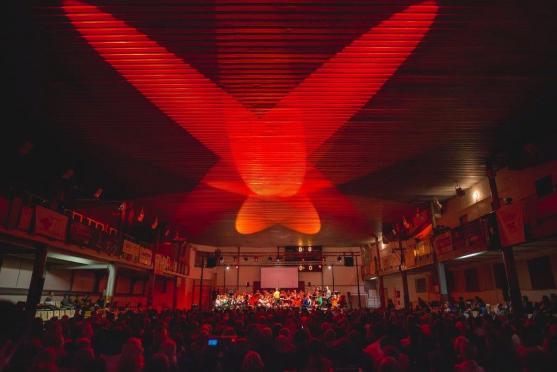 Sportovně umělecké klání s novou výstrojí si užilo na 800 fanoušků, zvýšená ostraha potřeba nebyla