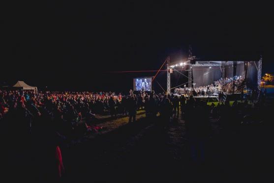 Mladý orchestr vzdal hold přírodě. Adršpašské skály naslouchaly dialogu Země a člověka