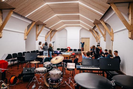 Pomozte Police Symphony Orchestra s dobudováním vysněné zkušebny!