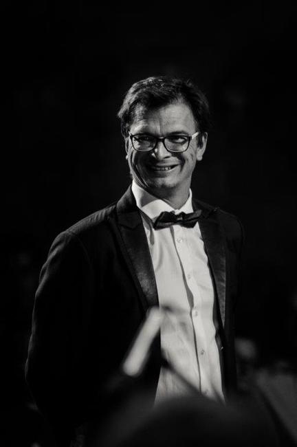 Mladý symfonický orchestr rozezní při neobvyklém turné nádražní budovy 