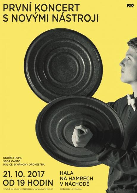 Police Symphony Orchestra ze skal do sportovní haly