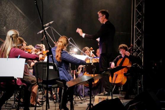 V Polici se setmělo a děly se krásné věci pro dobrou věc...