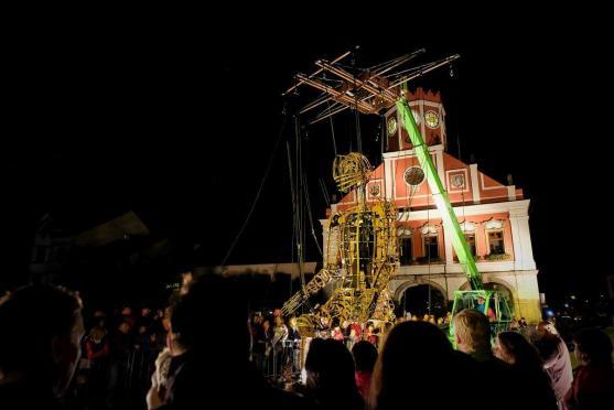 V Polici se setmělo a děly se krásné věci pro dobrou věc...