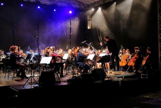 V Polici se setmělo a děly se krásné věci pro dobrou věc...