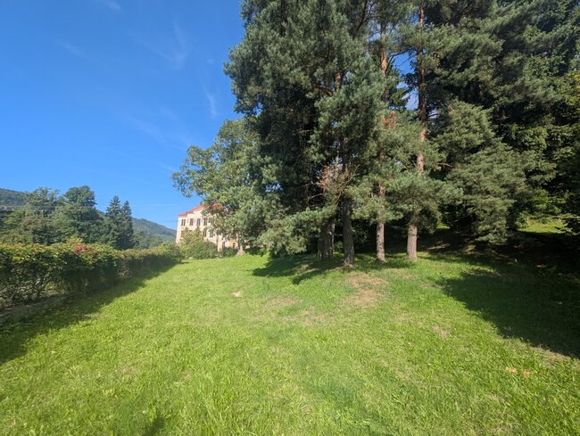 Zámecká zahrada v novém: na relax, svatby i výuku