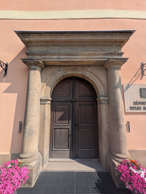 Zámecká zahrada v novém: na relax, svatby i výuku