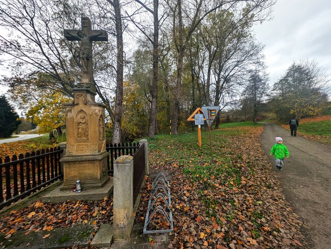 Málem skončila ve smetí. Teď křížovou cestu obnovili