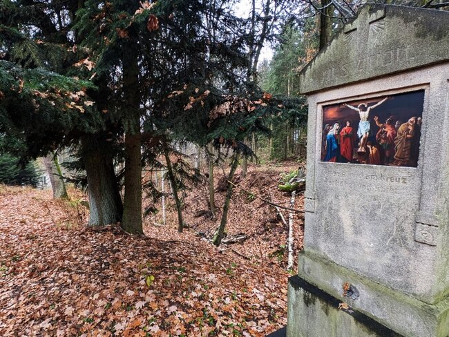 Božanov obnovil křížovou cestu u Mariánské studánky