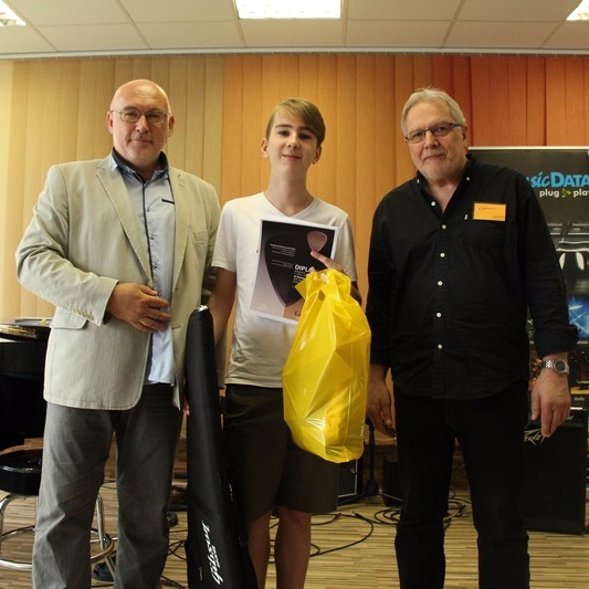 Celostátní soutěž v sólové hře na elektrickou kytaru má vítěze z Broumova