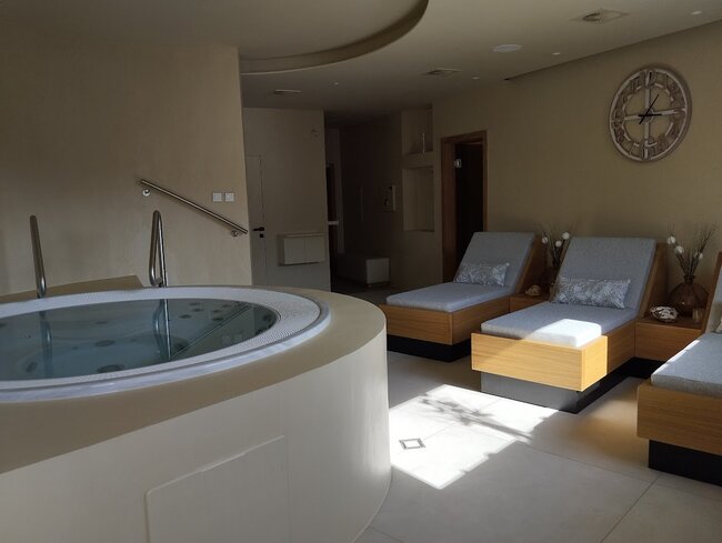 Artamon dokončil wellness i hřiště na adventure golf