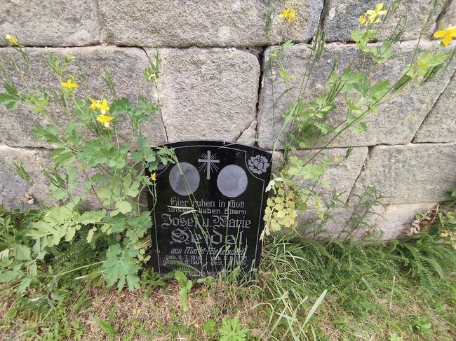 Postarat se o kamennou kroniku. Staré německé hroby mají šanci na záchranu