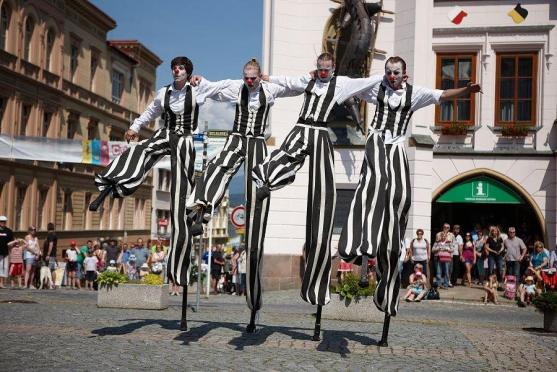 Slyšte, slyšte! Když se v Polici 30. srpna setmí…