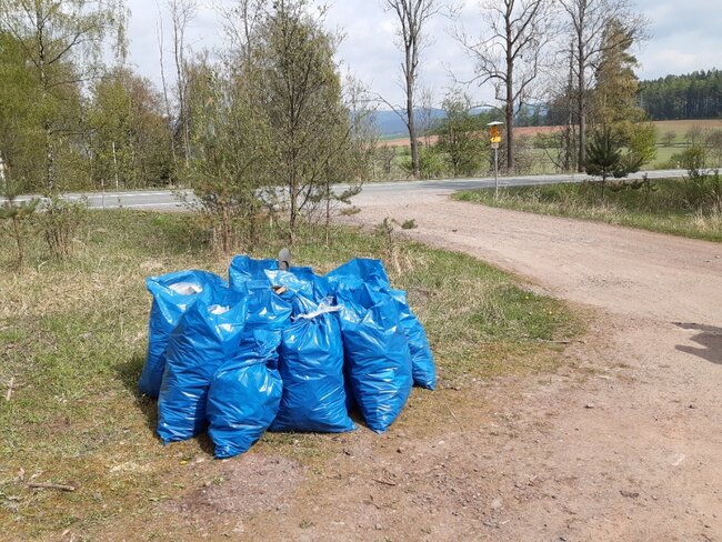 Kmen Šedého vlka uklízel Broumovsko