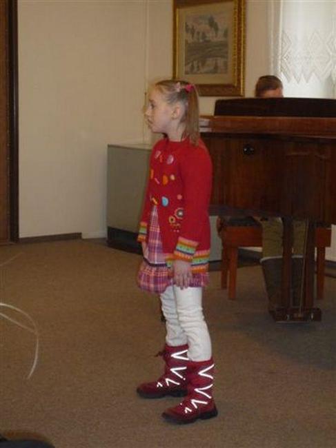 V oblastním kole soutěže Karlovarský skřivánek 2012 soutěžilo v Broumově 28 zpěváků