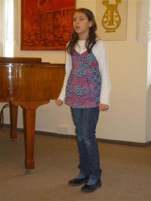 V oblastním kole soutěže Karlovarský skřivánek 2012 soutěžilo v Broumově 28 zpěváků