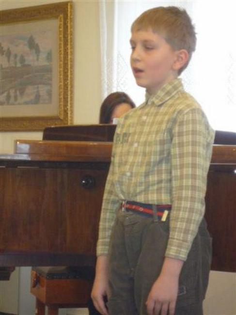 V oblastním kole soutěže Karlovarský skřivánek 2012 soutěžilo v Broumově 28 zpěváků