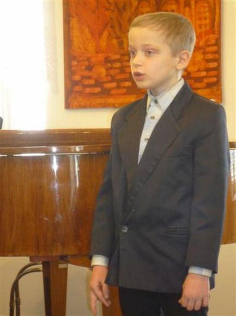 V oblastním kole soutěže Karlovarský skřivánek 2012 soutěžilo v Broumově 28 zpěváků