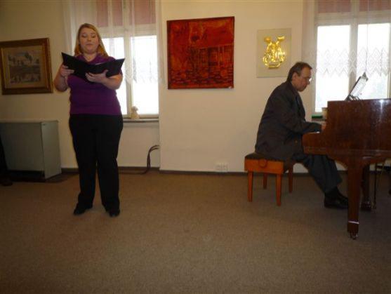 V oblastním kole soutěže Karlovarský skřivánek 2012 soutěžilo v Broumově 28 zpěváků