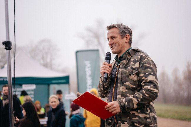 Alej svobody pomohl sázet i prezident Petr Pavel