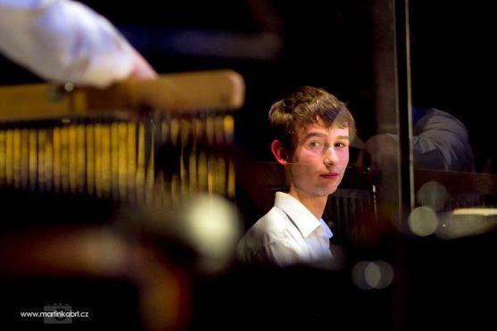 Sourozenci, 15letá a 17letý, založili před dvěma lety 50členný symfonický orchestr