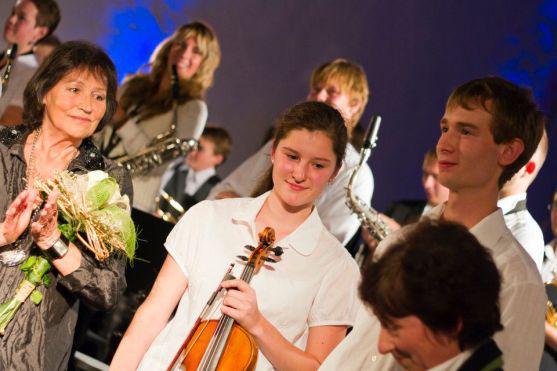 Sourozenci, 15letá a 17letý, založili před dvěma lety 50členný symfonický orchestr