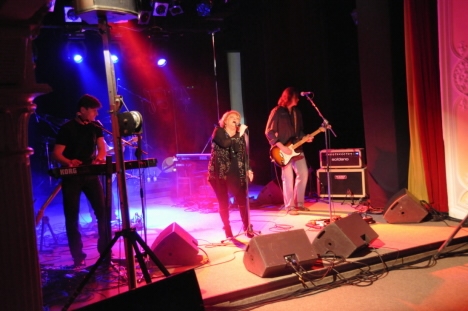 Věra Špinarová na fotografiích z koncertu v Broumově