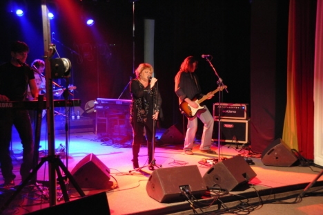 Věra Špinarová na fotografiích z koncertu v Broumově