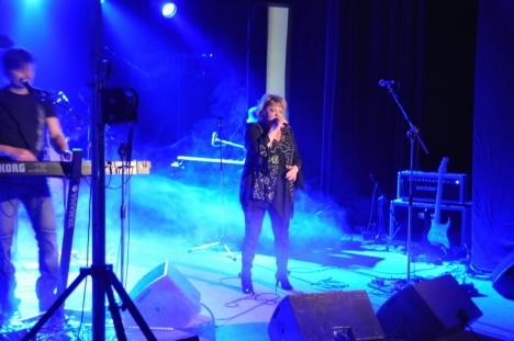 Věra Špinarová na fotografiích z koncertu v Broumově