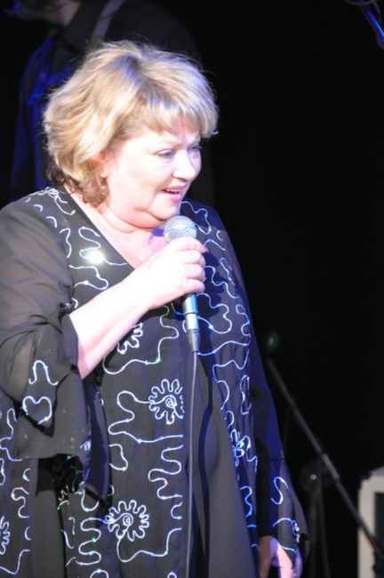 Věra Špinarová na fotografiích z koncertu v Broumově