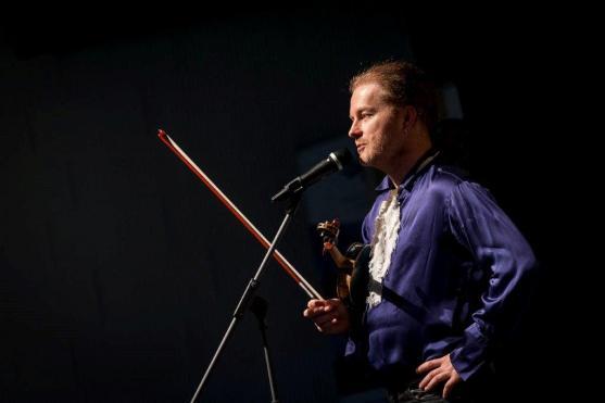 Výtěžek z benefičního koncertu Pavla Šporcla putuje na podporu festivalu Za poklady Broumovska