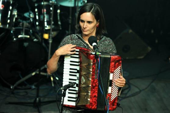 Broumovské neviňátko Stinka stále hledá něco nového