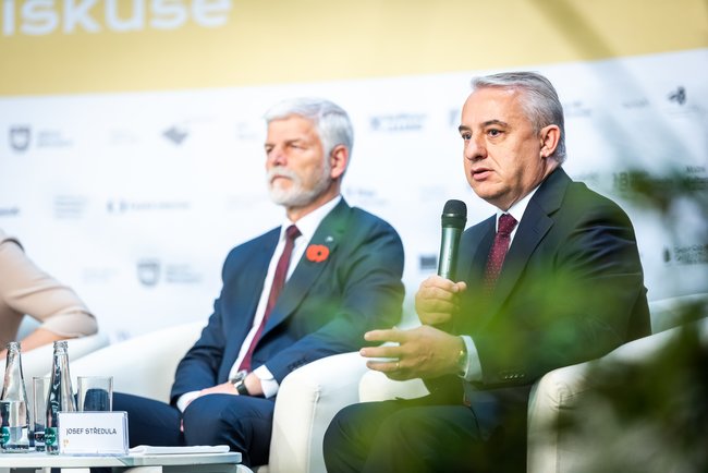 Vydařená debata prezidentských kandidátů na Broumovských diskusích